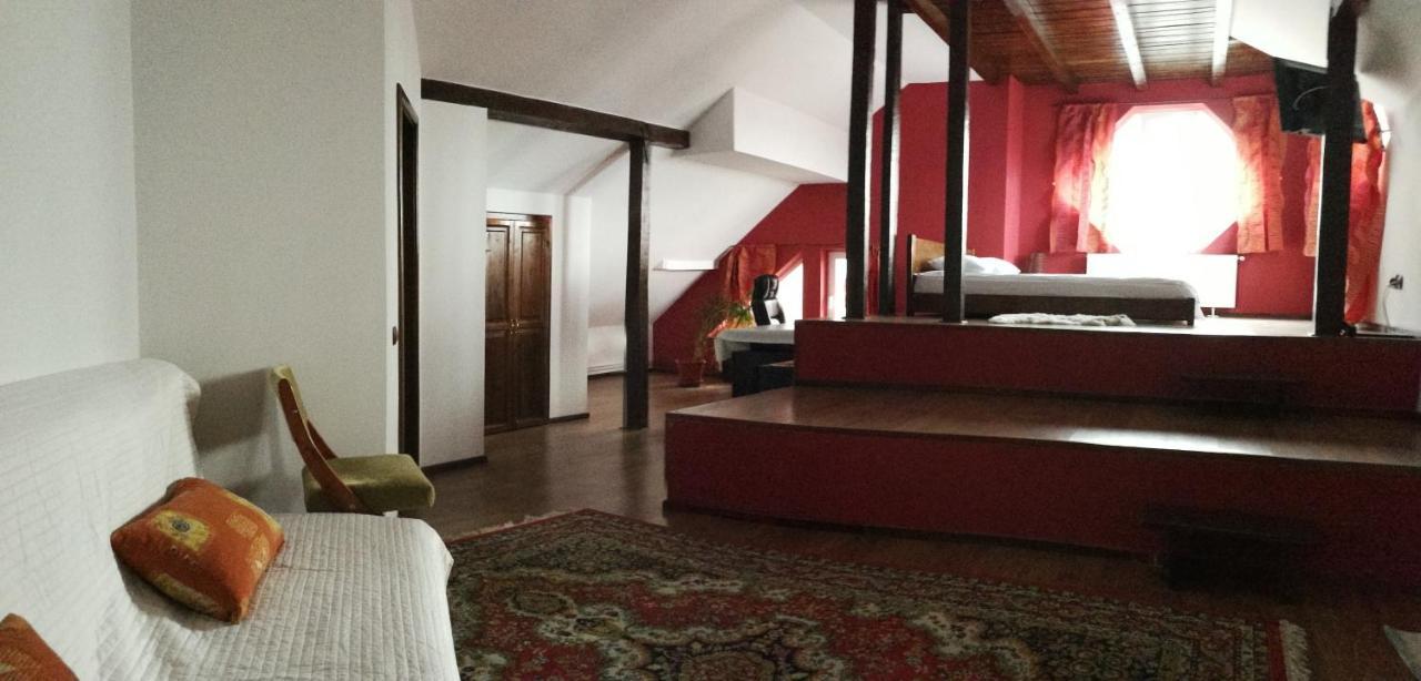 Pension Casa Contelui Rîşnov Buitenkant foto