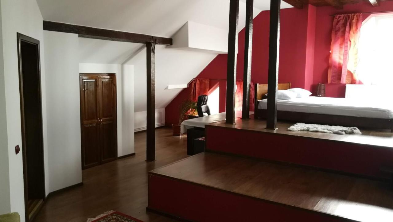 Pension Casa Contelui Rîşnov Buitenkant foto